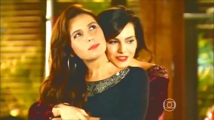 Giovanna Antonelliのインスタグラム：「Eu fico muito feliz de poder mostrar o amor de todas as formas com minhas personagens! Tenham orgulho de amar quem vocês quiserem! 🌈 #diadoorgulholgbtqia」