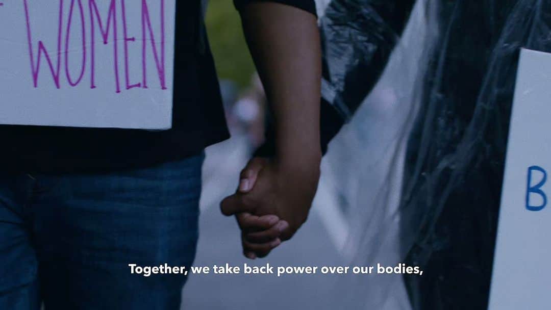 P!nk（ピンク）のインスタグラム：「The Supreme Court has stolen our basic right to control our bodies and futures. But together, we are a force of nature. Join us at BansOff.org. #BansOffOurBodies @plannedparenthood」