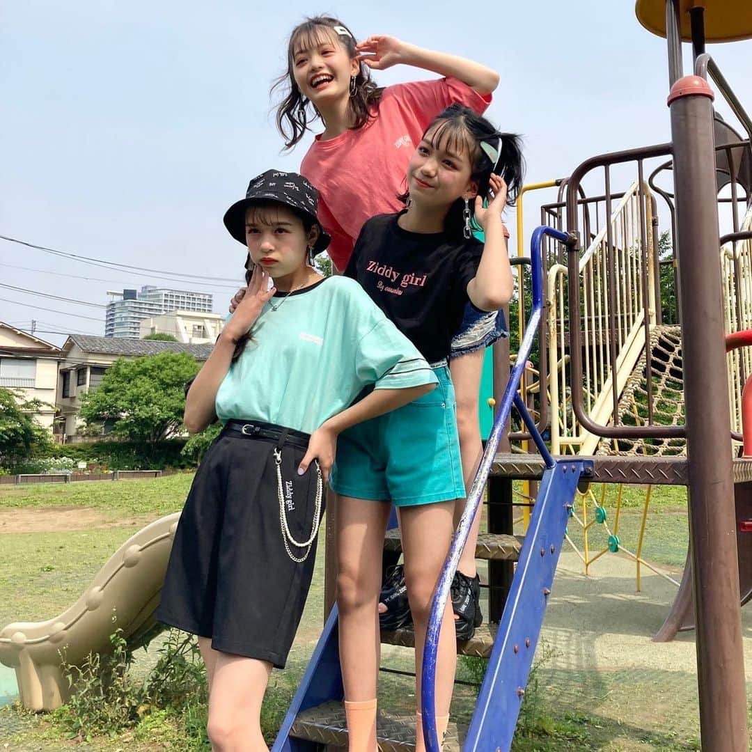 ニコ☆プチのインスタグラム：「🍀🌺🌿 元気いっぱい三人組💖💕 笑顔があふれてて、 みんなとっても キュートじゃーん⭐️✨💫 マジ激かわ〜⚡️⚡️☀️  #ニコプチ  #公園 #小学生 #星名ハルハ #川崎王愛  #葉山若奈」