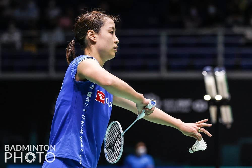 奥原希望のインスタグラム：「. . Happy to be on the winning side this time against Yvonne LI. Take one step at a time. 📸: @badmintonphoto_official  . . 少しずつ、前へ！ . #malaysiaopen2022 #badminton #バドミントン #nozomiokuhara #okuharanozomi #奥原希望」