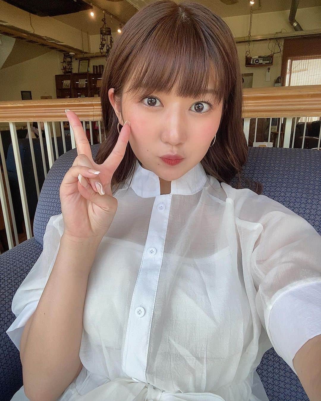 篠原栞那のインスタグラム：「‪‪❤︎‬  暑すぎてバテバテになるから 涼しい服GETしました～🥺💓  めちゃくちゃ可愛い @charliestyle_official のワンピース👗  シースルーの程よい肌見せでお気に入り～！  #charliestyle  #プチプラコーデ  #新作  #夏服 #夏服コーデ  #韓国コーデ #韓国  #韓国コスメ #韓国ヘア  #韓国ファッション  #骨格診断 #骨格ウェーブ」