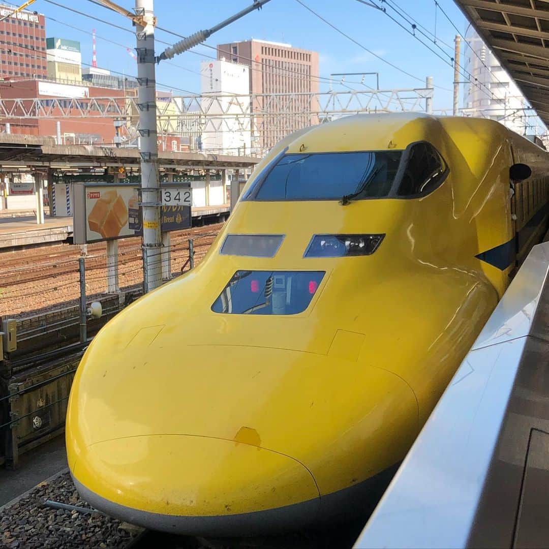 ゆき（メカドル）のインスタグラム：「＊ 昨日、撮影帰りに ドクターイエローみた😍 撮影も楽しかったし ドクターイエローも見れるなんて 最高な1日だったなぁ⭐️ 今月、一度もインスタライブ 出来てなくて😵😵ごめんよ 7月からたくさんやろうと決めた！ あと7/15はオフ会だよー！ @mechadol_yuki の ストーリー見てねー！」