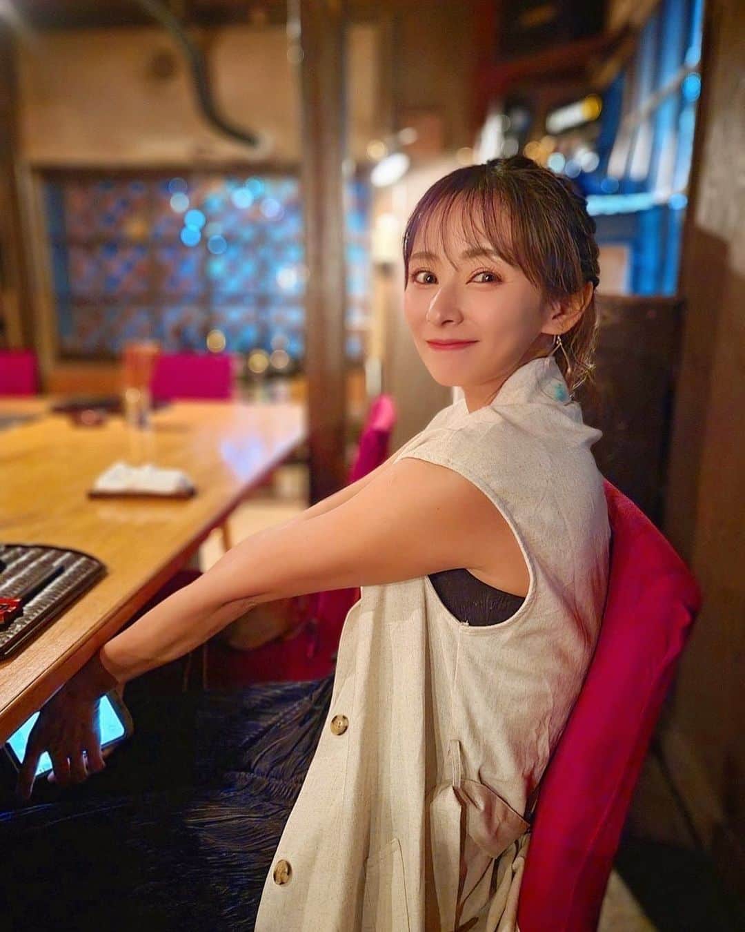 古澤未来のインスタグラム：「ご飯🍚和食派～  朝はご飯派～  ケーキよりおせんべい派～  ベッドよりマットレスとかで寝る派～  みんなは？笑   #ダンプ運転手 #ガテン系女子」