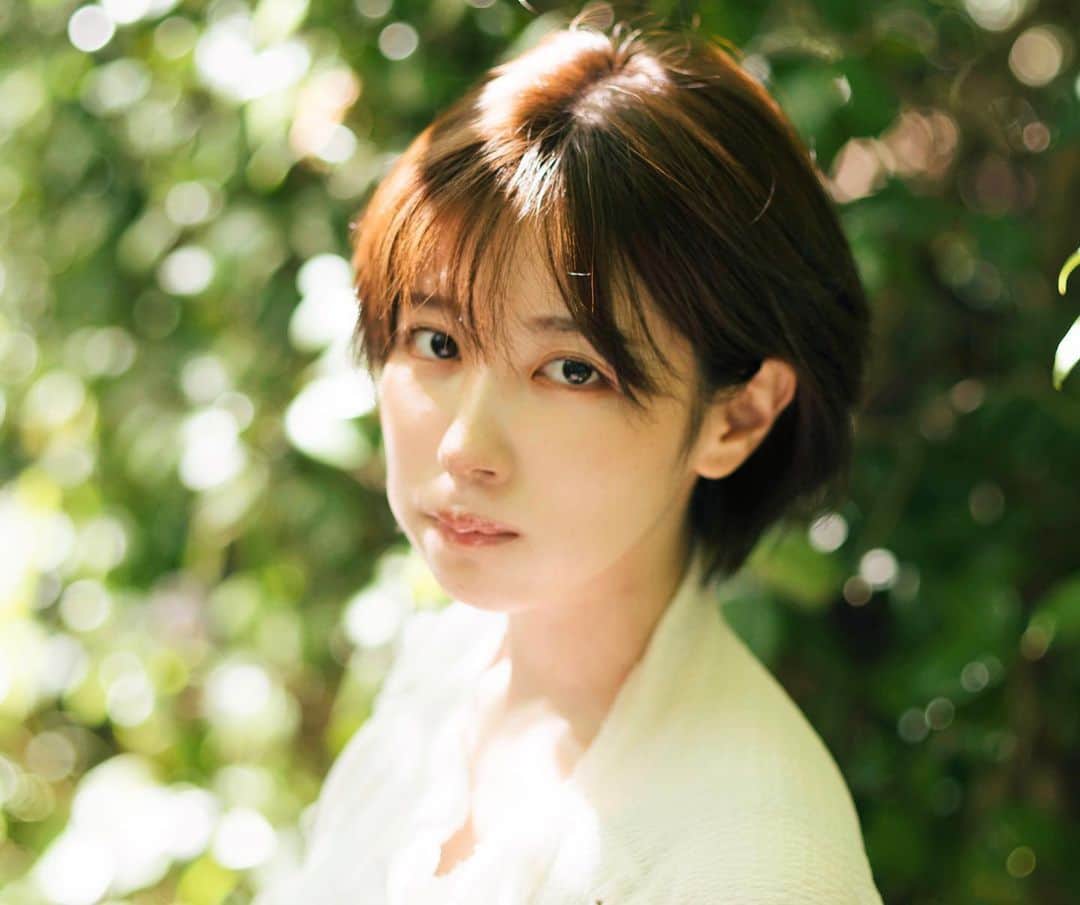 若菜みさのインスタグラム：「(●`ω´●) Twitterもやってるので、よかったらお越しくださいませ!! @neko_ne_ko1  年内1万人チャレンジしています  请关注我的Twitter。 我会等你的✨  제 트위터 팔로우 해주실래요? 당신을 기다릴게요.👑  Please follow my Twitter account. I'm waiting for you.  この写真はピントが合ってないけど、 個人的に好きな写真です。 なんか…中学生ぐらいに見える…(？)そんなことはないか…」