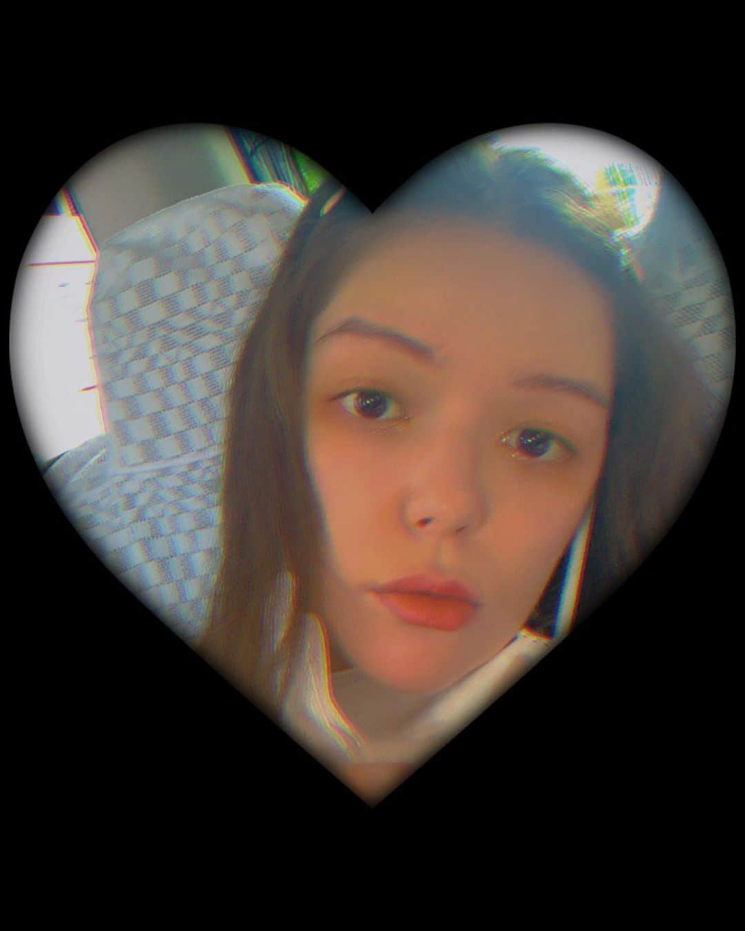 maya kibbel キベルまやのインスタグラム：「This heatwave is something else… 💦 stay hydrated 🐬💙🫐🧊」