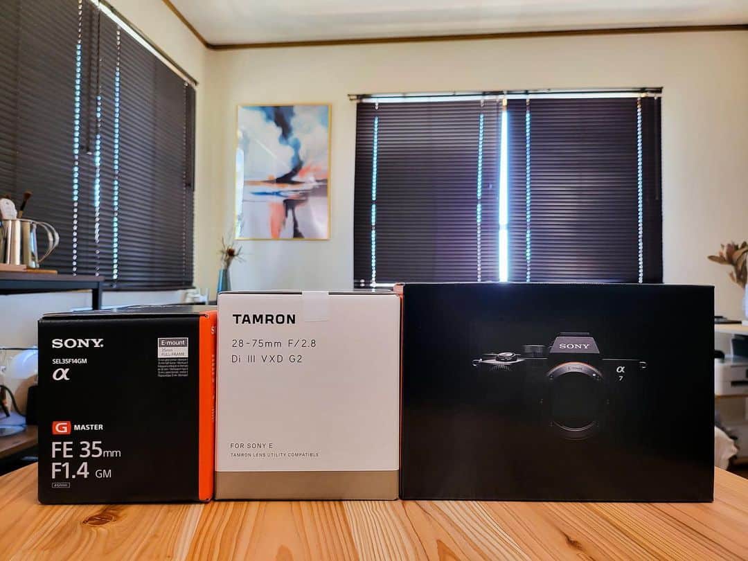 坪井遥司のインスタグラム：「New my gears… #α7ⅳ #ミラーレス一眼」