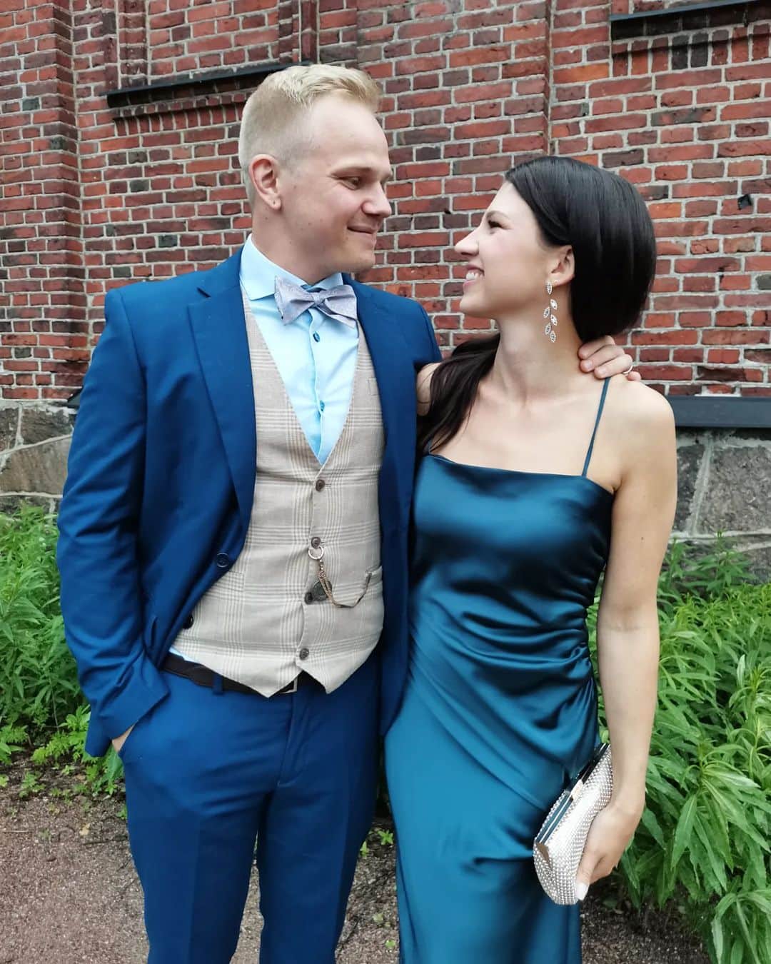 セシリア・トルンのインスタグラム：「Dressed up because two people fell in love. Onnea vielä kerran Sanni ja Lauri 🤍 niin ihanat häät! #lonnaisland #weddingseason 18/06/2022」