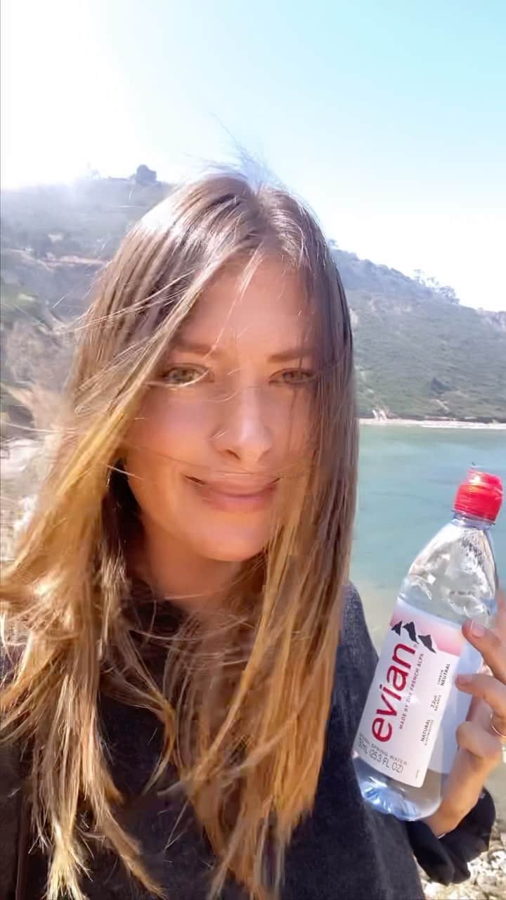 マリア・シャラポワのインスタグラム：「🤰Necessities 🐻+ 💦 + 🥐」