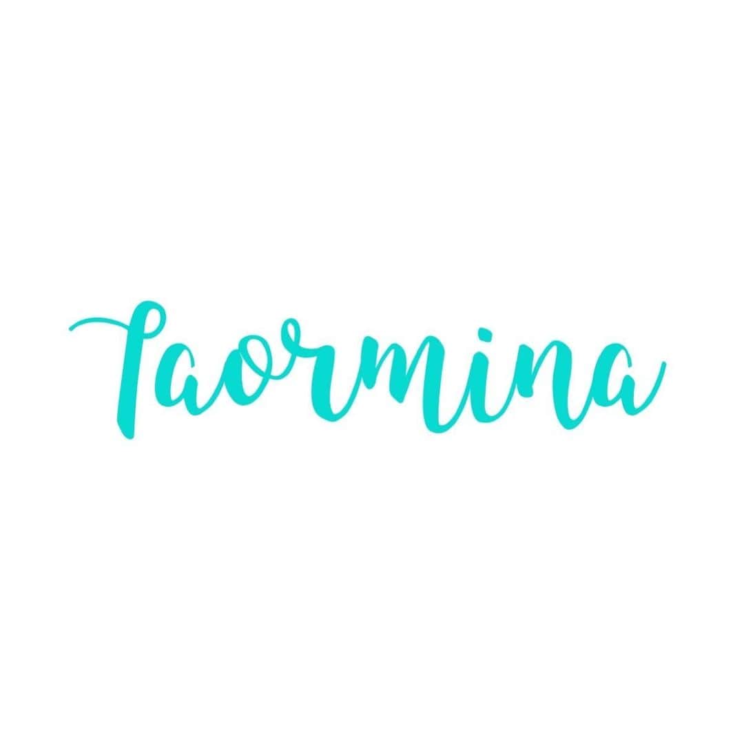 Laraのインスタグラム：「Taormina 🌞」