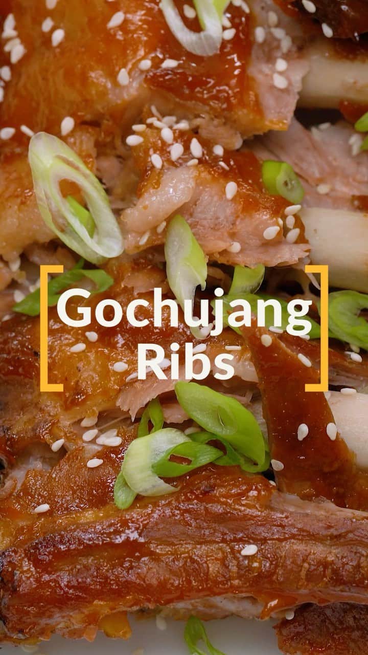 Lee Kum Kee USA（李錦記）のインスタグラム：「It’s Rib time! Gochujang Ribs to be exact! Make these juicy ribs with Lee Kum Kee Hoisin Sauce and Minced Ginger for a marinade sauce packed with an unforgettable taste.」