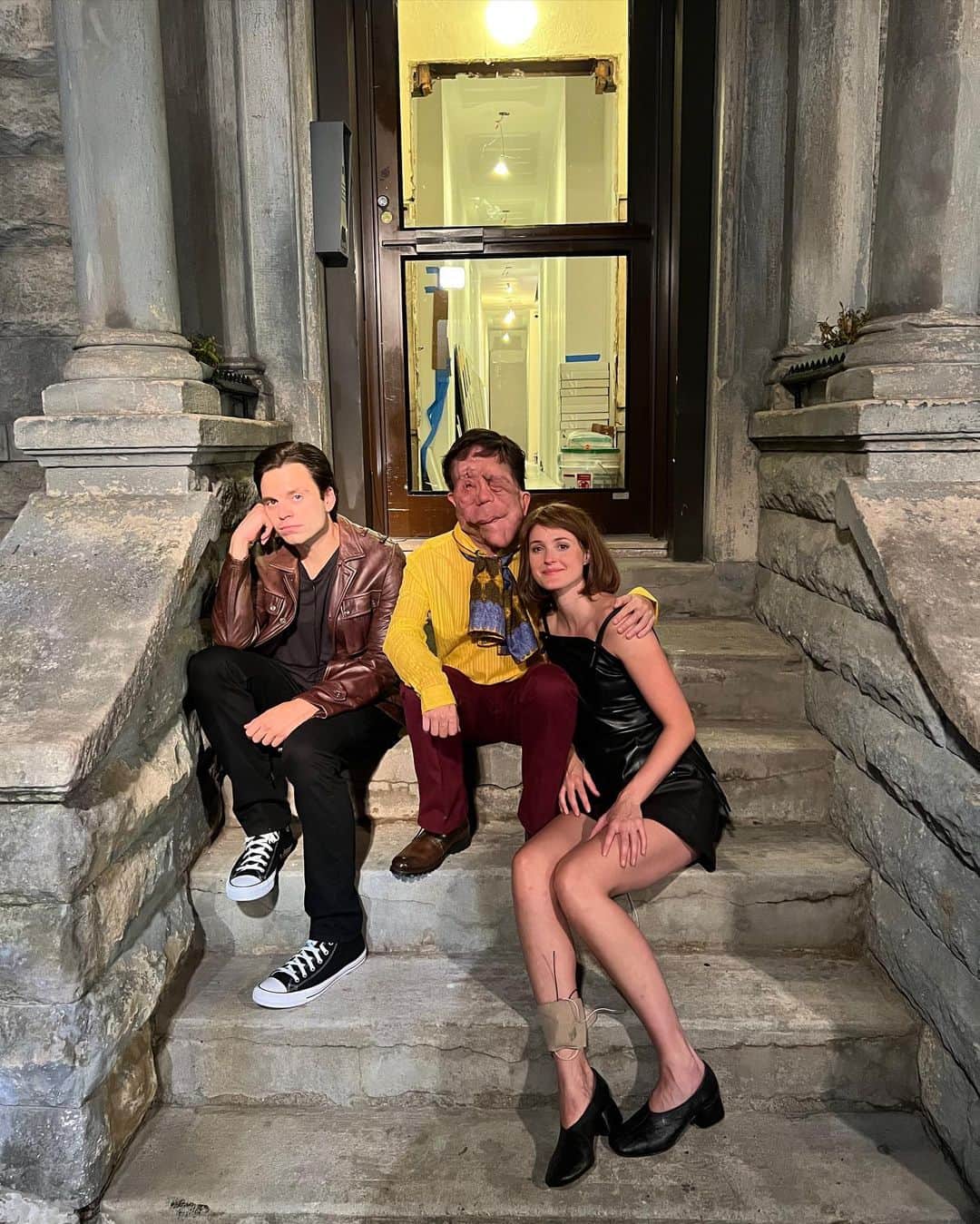 セバスチャン・スタンのインスタグラム：「F R I E N D S   #adifferentman #openingnight #manyactorspreparing #theshowmustgoon @a24」