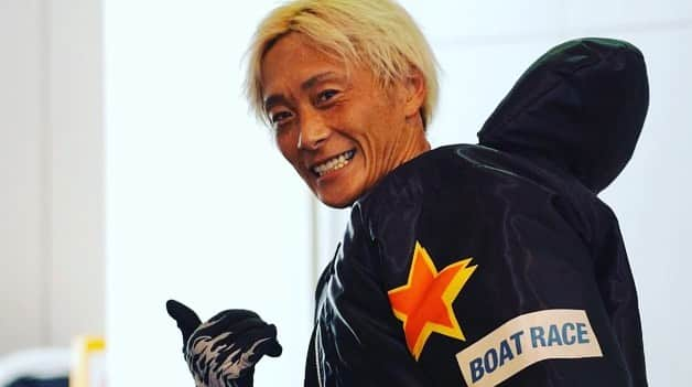 峰竜太さんのインスタグラム写真 - (峰竜太Instagram)「芦屋応援ありがとうございました！  優勝戦は6着惨敗だったけど、 たくさんいいレースできて楽しかったっす🔥  そしてやっぱり1着ゴールのときの歓声がやっぱ僕は1番好きです。  あんだけみんな叫んでくれてるから聞こえてます👌  本当に毎日たくさんのスタンドでの応援ありがとうございました😭  今節みたいな追い上げでレース場盛り上げます🔥  またレース場まで峰竜太のALOHA見にきてください🤙  #ボートレースは楽しい」7月14日 17時40分 - ryuta.4320