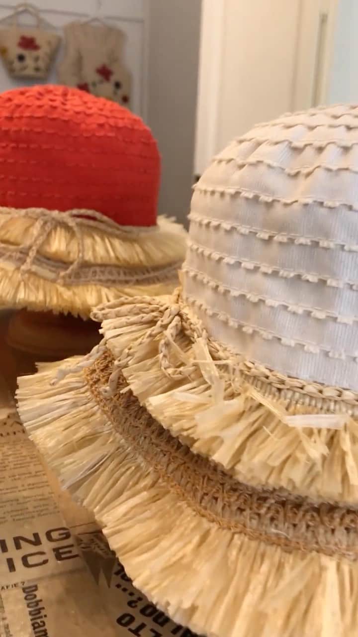 グレヴィのインスタグラム：「“Straw and millinery remain our trade and our speciality, however,” Giuseppe explains. “The #secret of Grevi hats? The lightness and softness, two qualities made possible only thanks to great artisan skill and to a respect for the ancient work techniques.”  #Grevi #InspiringTraditions #MadeInItaly #Since1875 #HatLovers #Florence #Craftmanship #SpringSummer2023 #StrawHat #SummerHat #ArtisanSkill」
