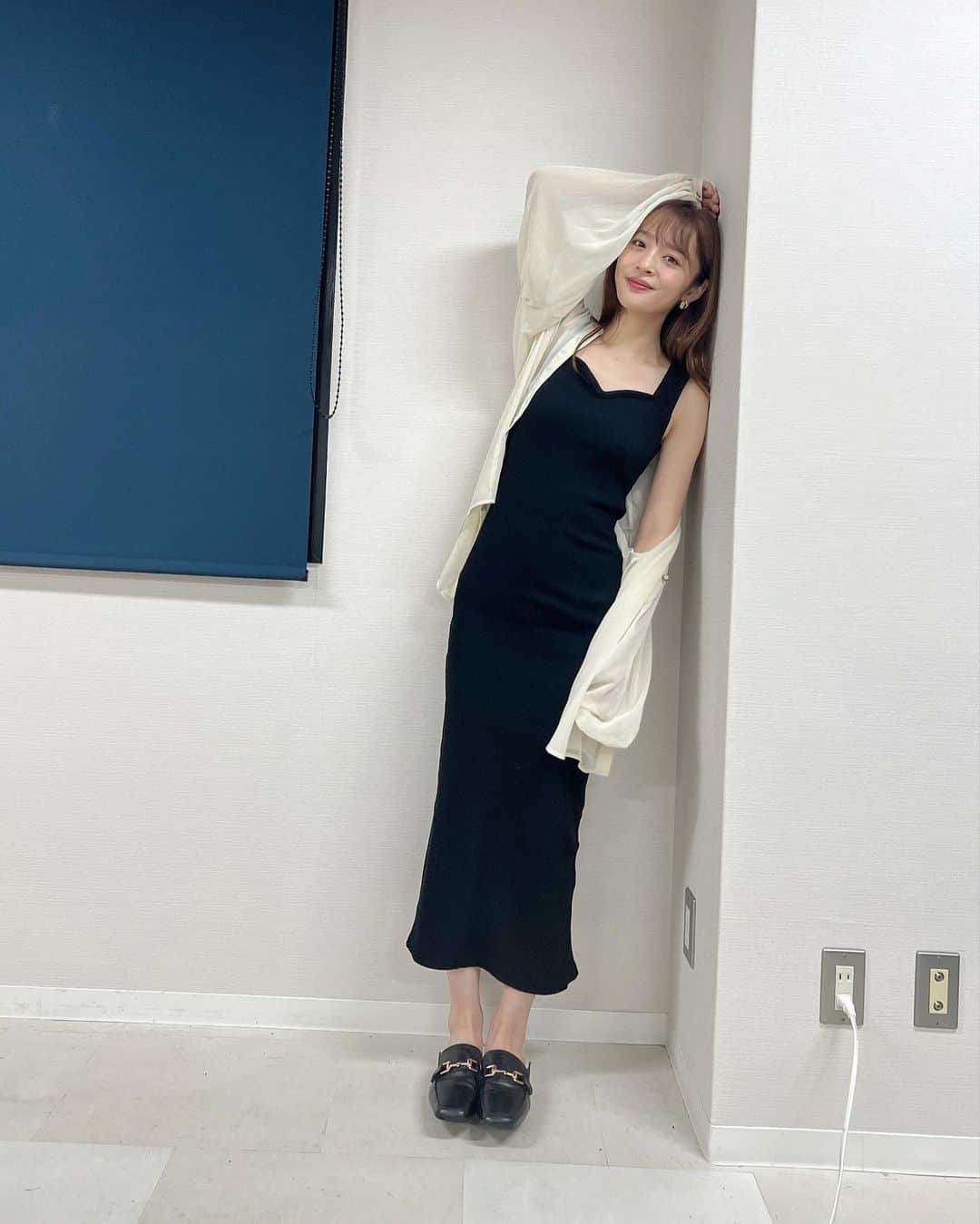 神部美咲のインスタグラム：「筋肉痛との闘いの日々😎🔥  #コンセントはご愛嬌」