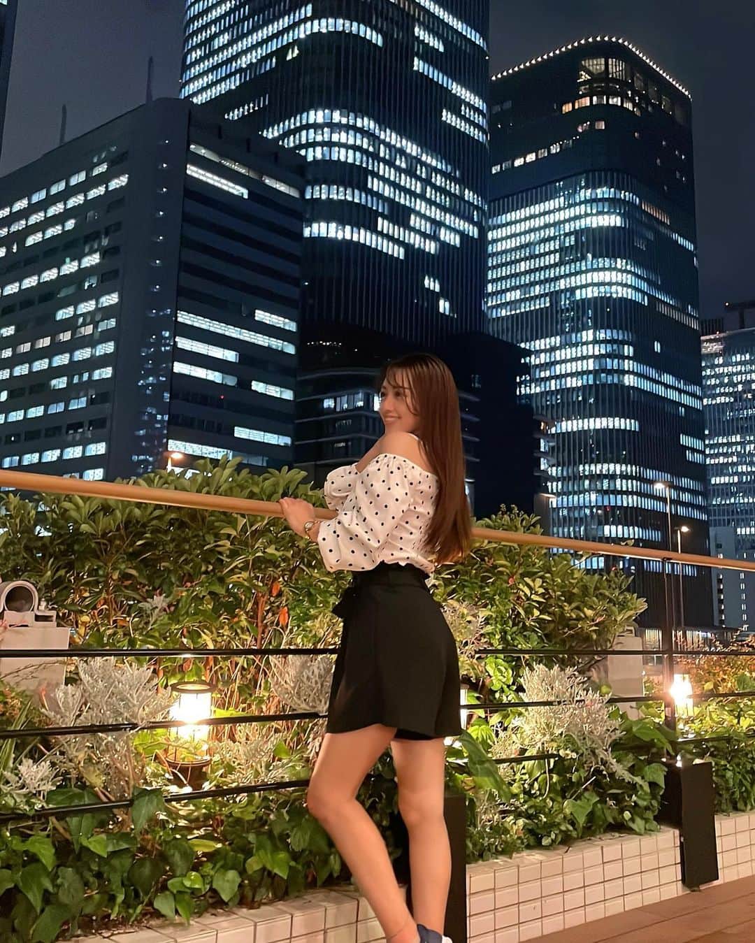 のインスタグラム：「へいお待ち こんな女子どうですか？  #はちきれそう」