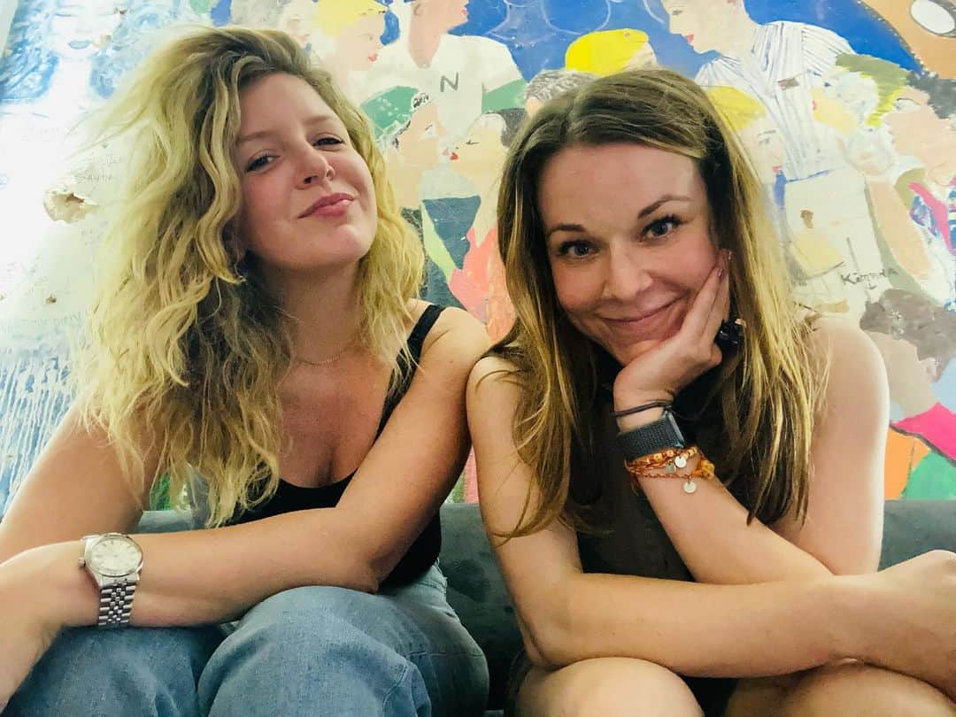 ティナ・マジョリーノのインスタグラム：「Laters on the menjay ✌🏻」