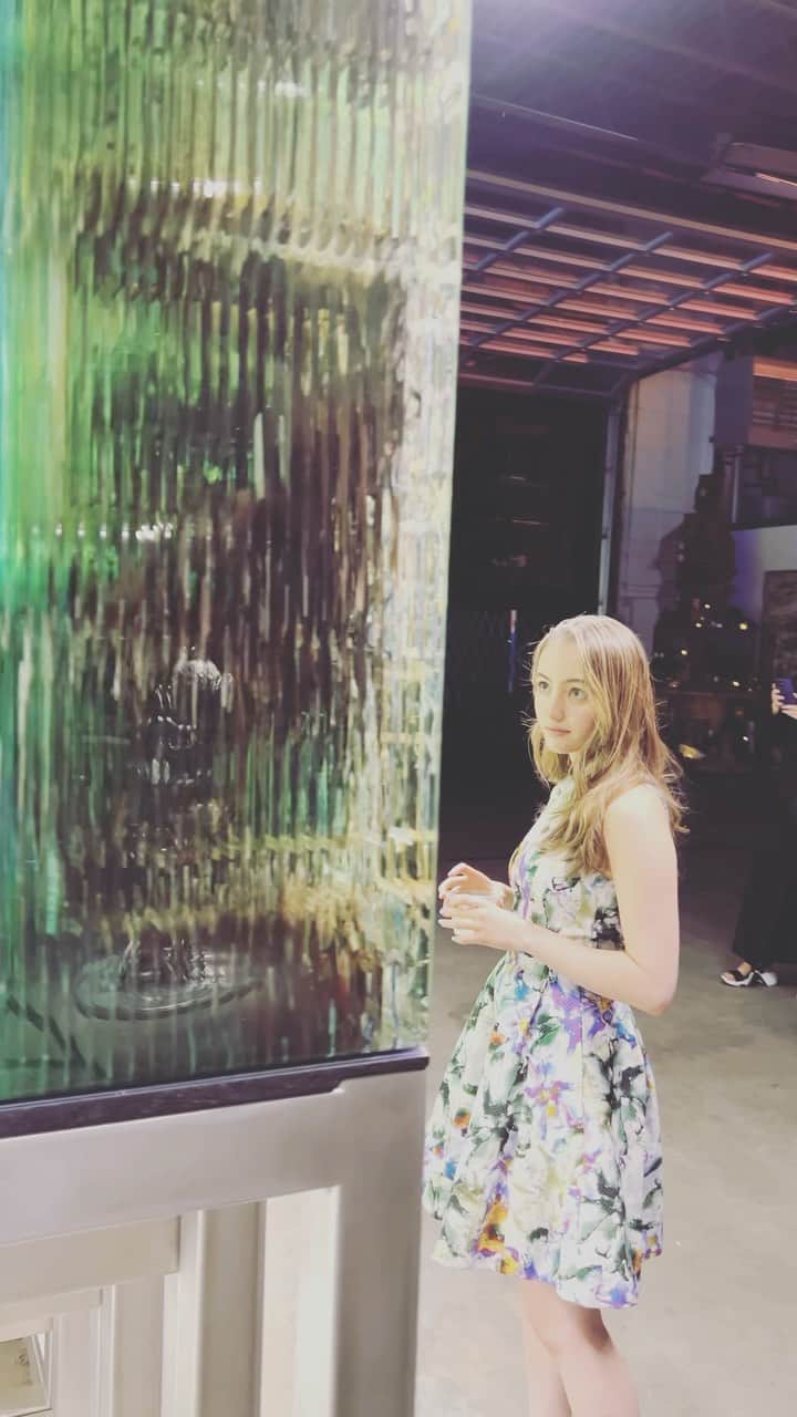 アヤカ・ウィルソンのインスタグラム：「___🤍 NY × NFT × Arts 🤍  Had a privilege to see @dustinyellin ‘s art piece whose art was also sold at @christiesinc ‘s #NFT art auction to benefit @mapsnews   I was intrigued by the complex yet simple story with his work. And oh boy I wish I could have this peace in my future house;)  #dustinyellin  #christiesinc  #maps #nftnyc #nyc  #nftart」