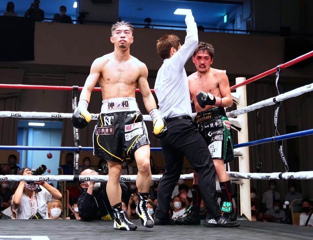 田中恒成のインスタグラム：「⭐︎ 5R TKO勝ち。 久々に気持ちのいい勝利。  今回WBOアジアチャンピオンとして挑戦を受けてくれた橋詰選手。 本当にありがとうございました‼︎  世界チャンピオンになる。 四階級制覇をする。 とにかく今はそれしか見てない‼︎  そして改めて、応援の力を感じました‼︎ 応援ありがとうございました‼︎  photo by @naobox2001   #橋詰将義 #田中恒成 #koseitanaka  #wboasiapacificchampionship  5R TKO wins. A pleasant victory after a long time.  Hashizume, the WBO Asian champion who fought this time. Thank you very much ‼︎  become a world champion. win four divisions. Anyway, that's all I've seen now ‼︎  And once again, I felt the power of support ‼︎ Thank you for your support‼︎」