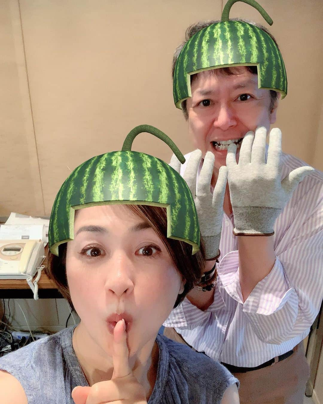 香坂みゆきさんのインスタグラム写真 - (香坂みゆきInstagram)「西瓜🍉被ってみたw 今日も楽しくポップJ  #加藤裕介の横浜ポップj  #ラジオ日本  @yusukekatoh0126」6月30日 12時47分 - miyuky__way