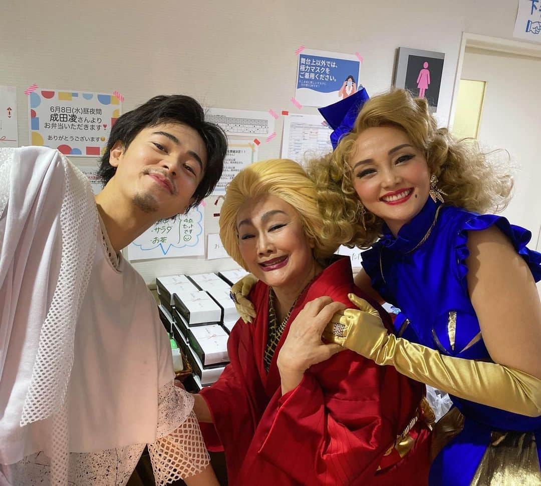 成田凌さんのインスタグラム写真 - (成田凌Instagram)「最高のお二人  大阪公演もお願いします」6月30日 14時39分 - _ryonarita_