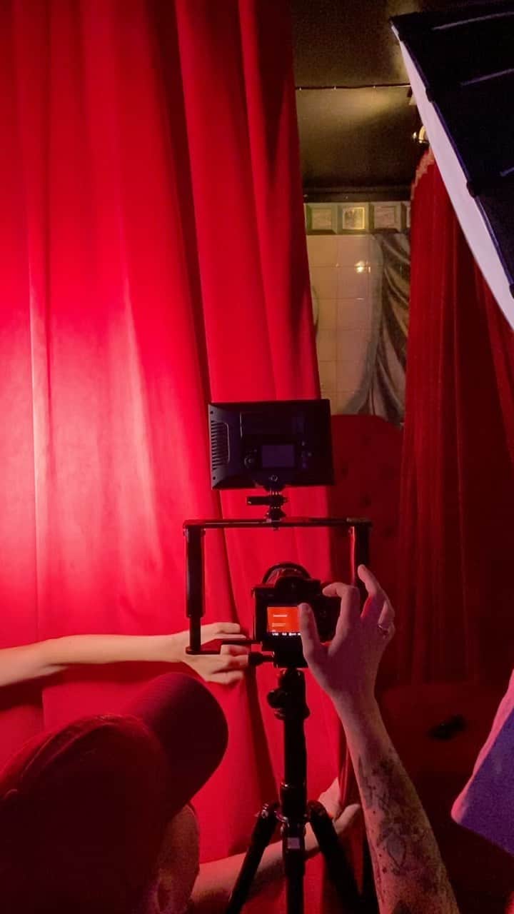 ガルシアマドリッドのインスタグラム：「Cámara 🎥 acción! Grabando el vídeo para @madridesmoda_oficial Maravilla pura el equipo!!! Pronto publicaremos el resultado.」