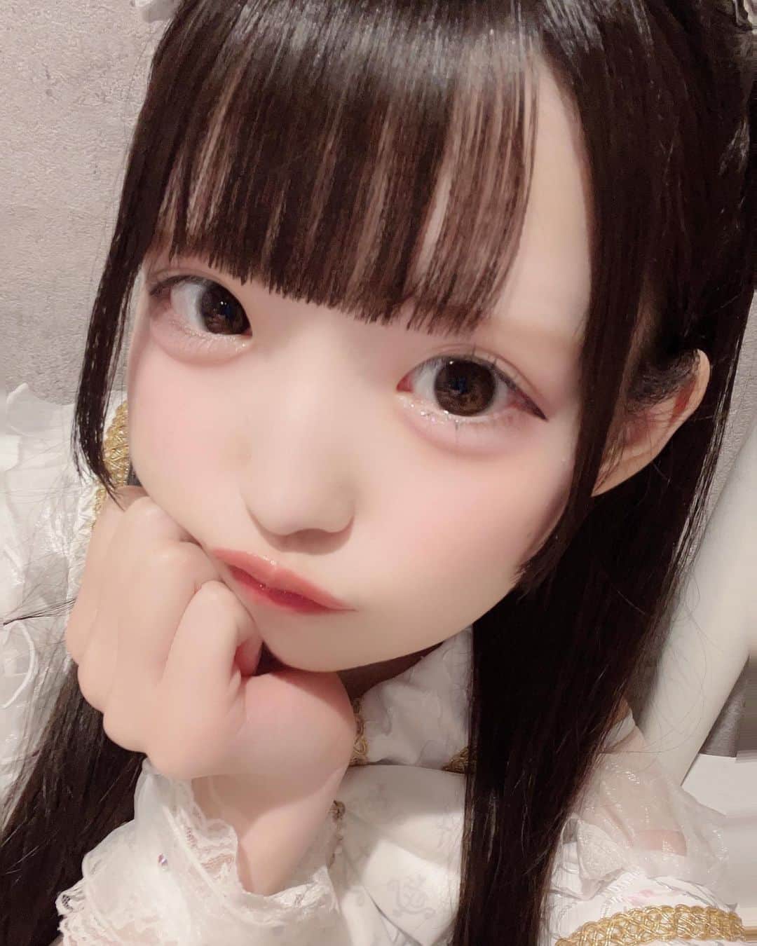 のインスタグラム：「皮膚炎はやくなおすために今日一日中無理矢理にでも睡眠と水分取ってたらだいぶ赤みがなくなってきて感動してる！はやくあいたいです、、🥲皮膚よわわ  ・  ・  #アイドル #地下アイドル #コンカフェ嬢 #コンカフェ #雰囲気好きな人いいね #地雷女 #地雷系女子 ##地雷女子と繋がりたい #量産型ヲタク #量産型コーデ #jk #jkブランド #プリント倶楽部 #他撮り #自撮り界隈 #自撮り界隈の人と繋がりたい #1mmでもいいなと思ったらいいね #美男美女と繋がりたい #いいねした人全員フォローする #いいね返し #地下アイドル好きな人と繋がりたい #粉我 #偶像 #白色担当」