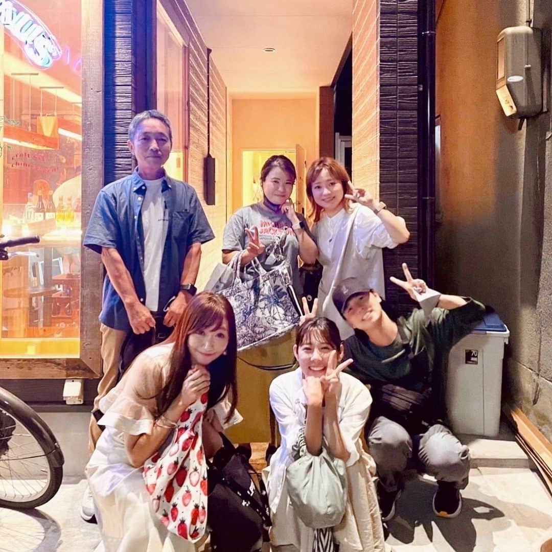 開高明日香のインスタグラム：「大好きなチームmonoモノのスタッフさんたちと、mcのマミちゃんと❤️ 久しぶりに会えた💓 笑って笑って笑って幸せな時間💓 ほんっっっとに大好きな仲間❤ あぁ。幸せ🥹💓 #サプライズでお誕生日もお祝いしてもらいました😭💓 #水津さんはどうしても外せない用事でキャンセル🥺 #リニューアルして進化したmonoモノ倶楽部も宜しくね💓」