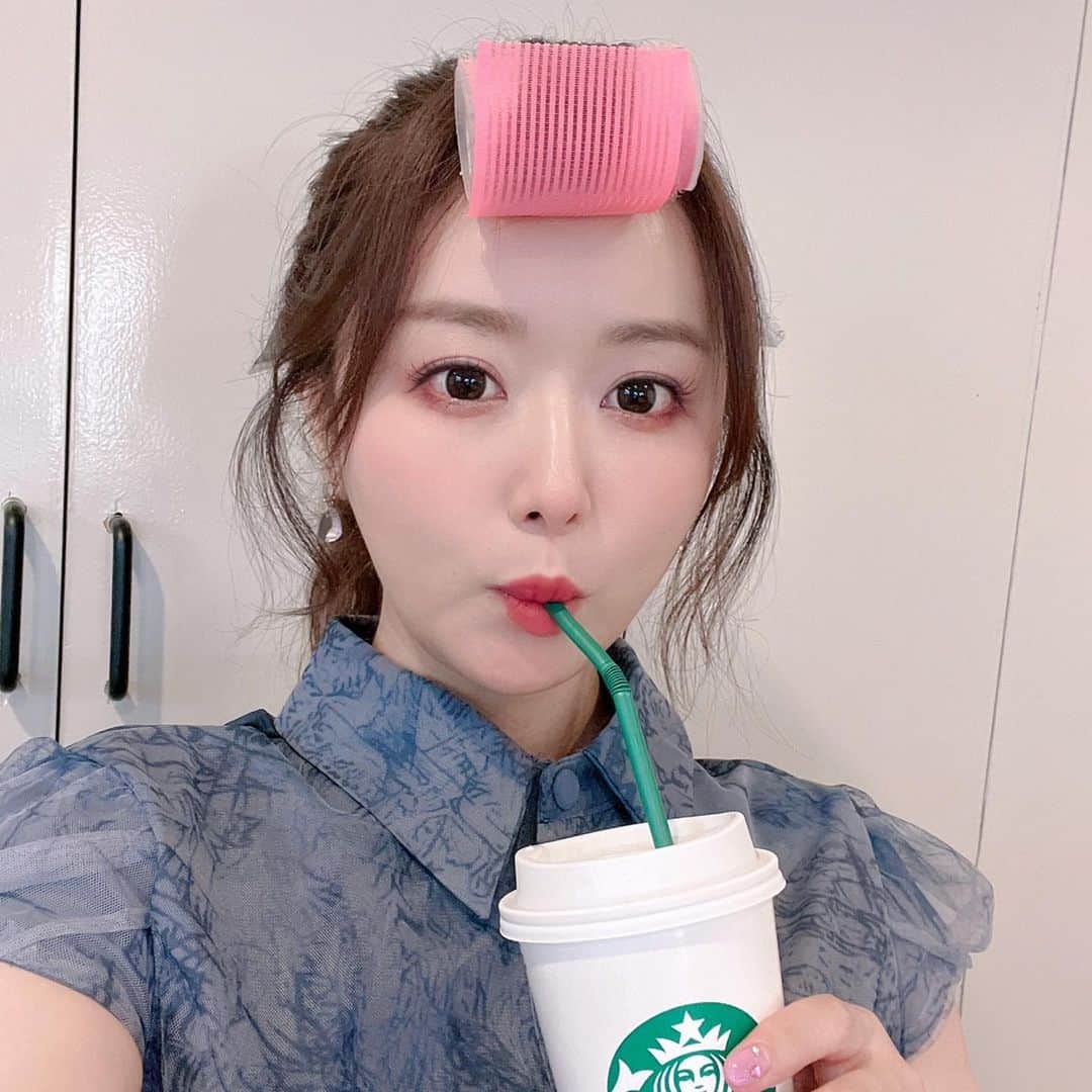 のインスタグラム：「🐙 とある収録でした〜！ めちゃくちゃ笑った☺️ あ〜たのしかった〜☺️ めちゃくちゃ人見知りするくせに、一度心開いたらとことんじゃれつく習性があります🐒💨💨💨 #井口裕香取扱説明書」