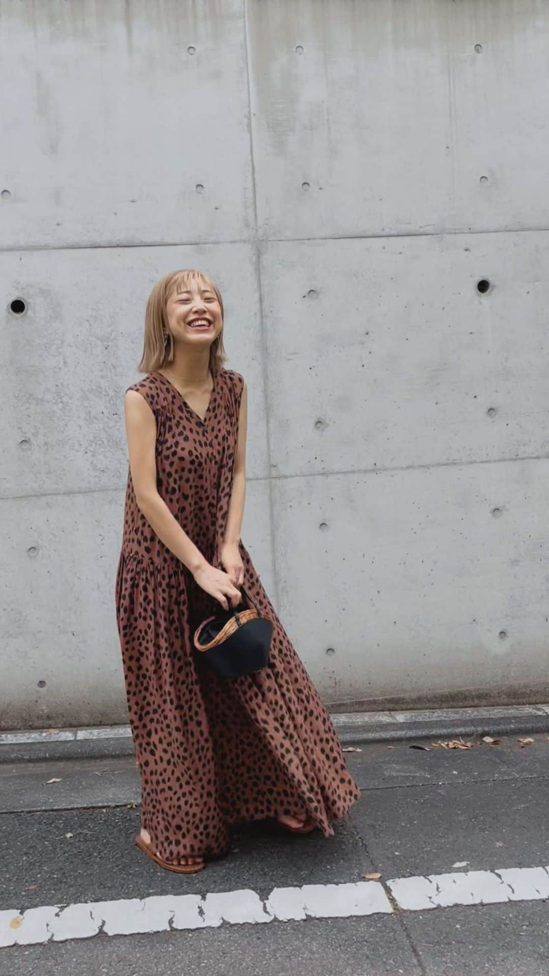 本橋優華のインスタグラム：「最近の好きな服☻໊*  #ootd#dress#shirt#pants#animal#bag#tokyo#zara#Liyoca#audreyandjohnwad#ワンピース#ロングワンピース#デニムワンピース#アニマル柄#シャツ#パンツ#かごバッグ#刺繍#ハット#麦わら帽子#サンダル#夏コーデ#ボブ#大人カジュアル#160cm#wacci#宝物」