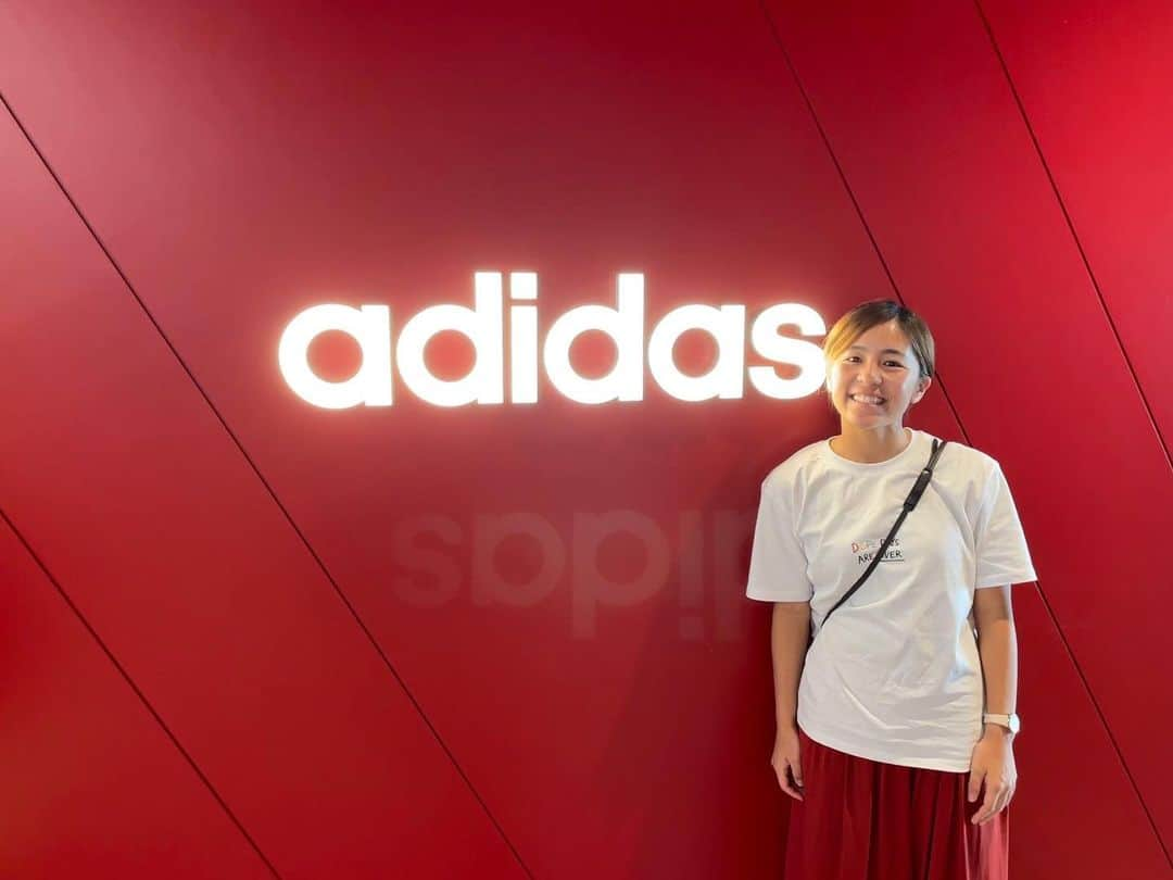 岩渕真奈のインスタグラム：「⚽️⚽️⚽️ ⁡ adidas✖️わたし ⁡ みなさんの 思い出のボールはどれですか？🙄💭 私はやっぱり日韓W杯のボールです🔥（当時9歳） ⁡ これからもadidasと共に頑張ります🤝 ⁡ ⁡@adidastokyo @adidasfootball   #adidas #adidasjapan」