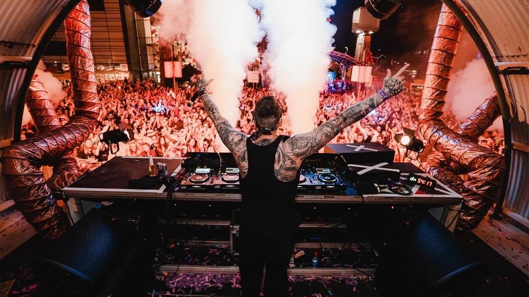 Blasterjaxxのインスタグラム：「Should we finish this one? YES or NO? 👇」