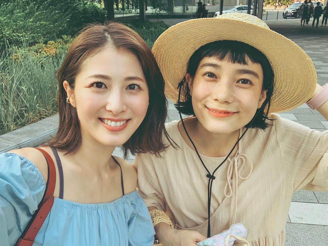 加藤千暁のインスタグラム：「いつも癒してくれるひろみさん🤍 今日も幸せになりました🤍 #ありがとう#らぶです #麦わら帽子似合いすぎだよ🤍」