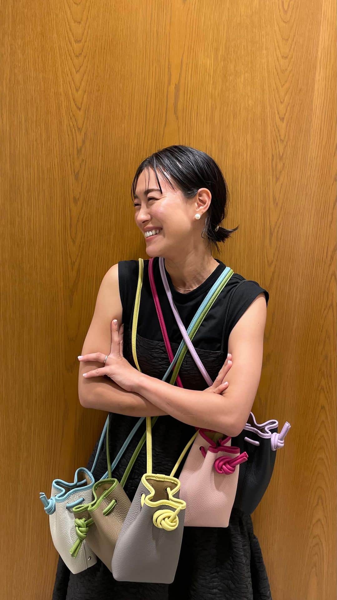 のインスタグラム：「7/1〜10にVASIC AOYAMAで開催するBond Nanoパーソナルオーダーイベントに先駆けて、 @mami_ishioka さんにカスタマイズを体験していただきました。  @vasic_aoyama  @vasic_japan  #vasic #vasic_aoyama」