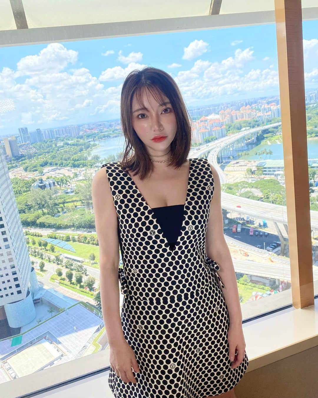 クリスティン・ウェイのインスタグラム：「Summer dress #cwfashion #christinewei #cwtravel」