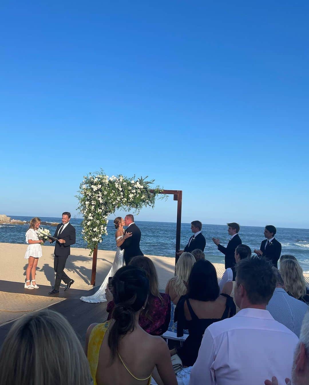 チェイス・カリシュさんのインスタグラム写真 - (チェイス・カリシュInstagram)「Our guy did it!! 👏👏 massive congratulations to @joejudson & @mariekesler 💍 Wishing you both a lifetime of happiness!! 🌊☀️🇲🇽」7月1日 10時04分 - chasekalisz