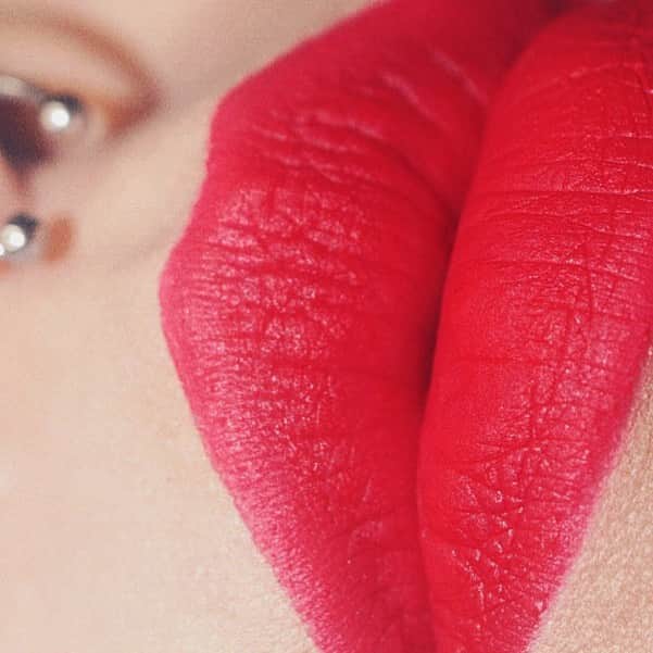 Sayaka Obaraのインスタグラム：「💋💋💋 @kaleidosmakeup DE01 Cactus Flower💄 . . #kaleidosmakeup」