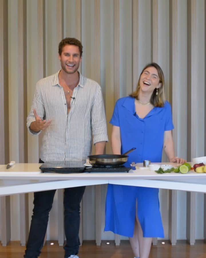 フランコ・ノリエガのインスタグラム：「Gente o restaurante @onaturalie ganho o melhor restaurante vegetariano no Brasil! 🇧🇷 Parabens @nathalie_passos Aqui um vídeo que fizemos juntos! 🌱👅🤩 obrigado @fairmontrio @documennta」