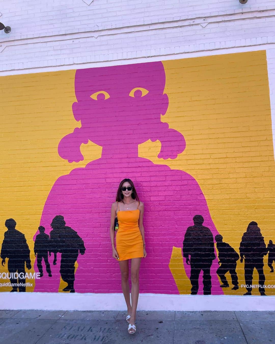 イ・ナリのインスタグラム：「🧡🧡🧡🧡🧡🧡🧡🧡🧡 오징어게임 방갑구~  우리스타일 매장구경 신나구~👻😽커플템 구입 ❤️💙 #LA #supreme #냥이 #기염」