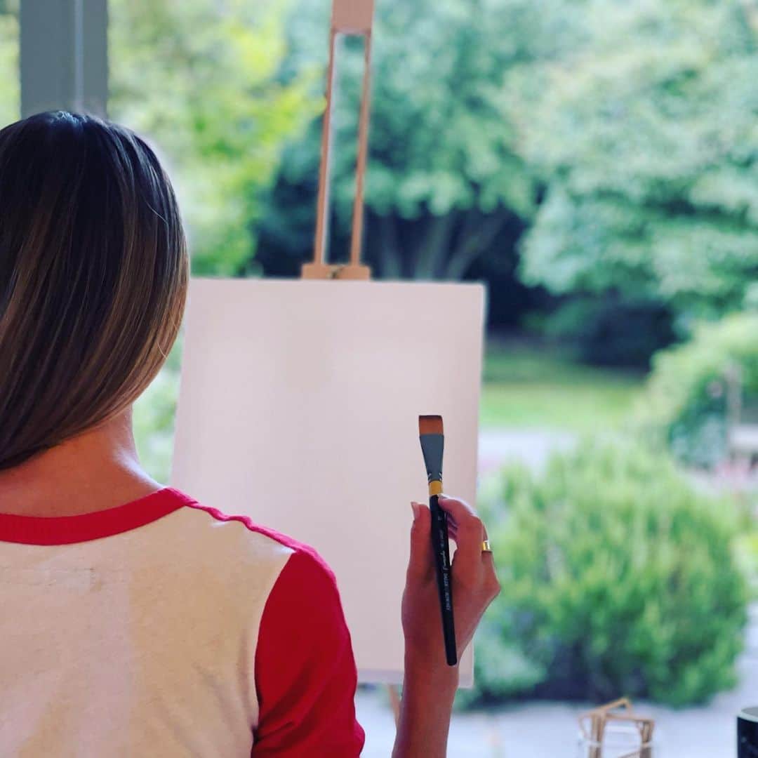 のインスタグラム：「Collaborating with robots 🤖🎨👩‍🎨」