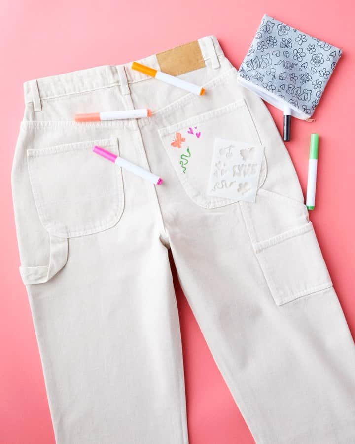 のインスタグラム：「Denim you can draw on? Jean-ious 😏✨ #MyCottonOn @rubi_anz」