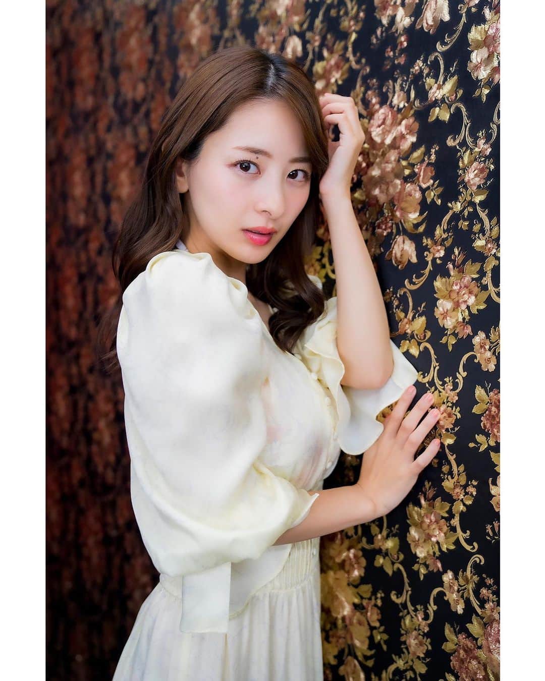のインスタグラム：「おはよう〜🐗🌸7月もよろれいな!! . 7月は、#道重さゆみ さんのお誕生日がある💘 そして、今日から#浜崎あゆみ さんの夏の新曲が配信開始された〜💛  みんなの好きな夏曲は〜？🍧🍉🛼🐬 . #me#summer」