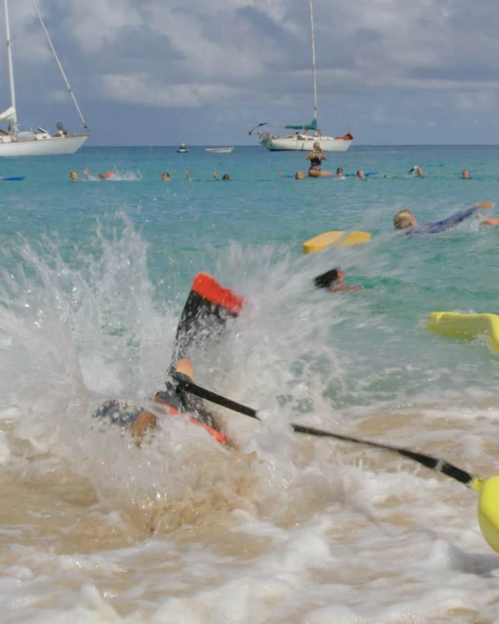ジョン・ジョン・フローレンスのインスタグラム：「Junior Guards! Brings back memories of run-swim-runs and battling with my friends when we were younger. It’s so cool to see friends passing on that knowledge of the ocean to the next generation. This program is one of the things that makes the North Shore so incredible. We are trying raise funds the next few days to give more kids more opportunities to join, see @florence_marine_x for more details 🙌」