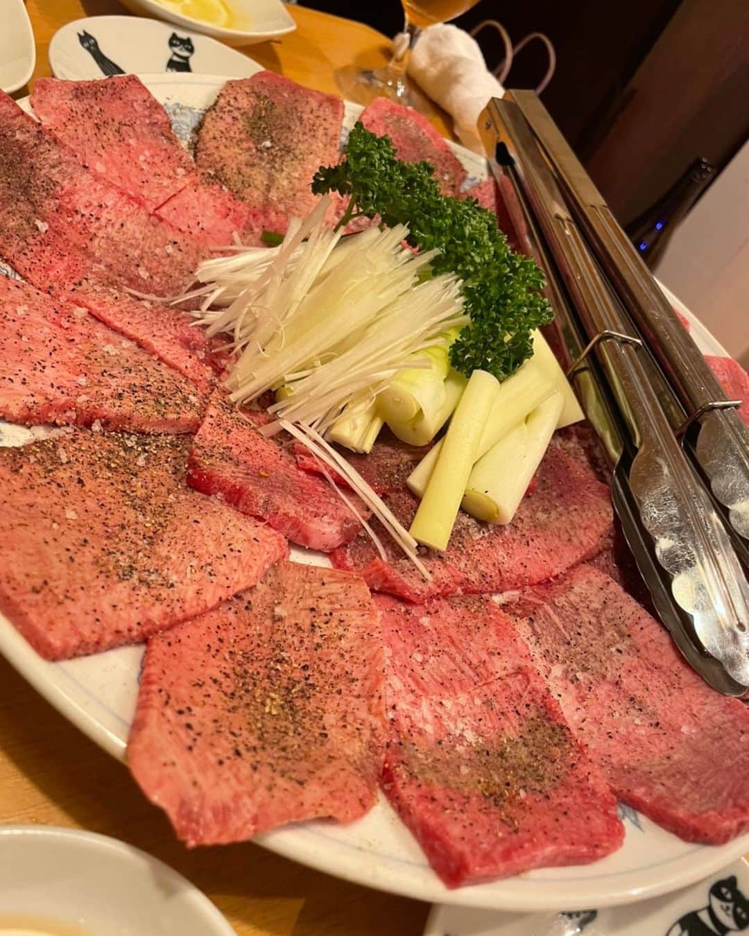 のインスタグラム：「美味しかった💛🐉 マッコリPartyからの ハシゴ酒🍶❤️‍🔥❤️‍🔥  楽しかった🤣🤣ww  楽しい時間を ありがとう🤭🧡  #金竜山 #焼肉 #白金高輪 #マッコリ  #🍶」