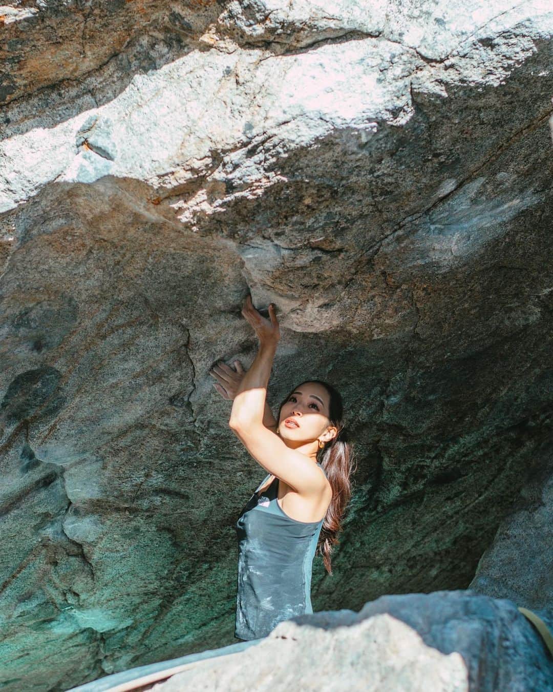 野口啓代のインスタグラム：「Hello, July🥵🐠🌈🌴  2022前半は、メディアや解説のお仕事🎤 たくさん色んな場所に呼んでいただいて普及活動🧗 マネージメント会社から独立して2020年に起業した会社が本格的に始動🐥 アメリカに2週間行ったり🍔 書籍を出版させて頂きイベントを主催📚 自分のクライミングも充実♥️してたと願いたいw もう1年間の半分が過ぎてしまったなんてびっくりー!‼︎  早く涼しくなって岩に行きたいよ〜と思いつつ夏らしいことしたいし、しばらくはジムトレがんばる🔥  写真はLCCのEuro trash🪨 🌈⛰😊🫶🏻💕🌿👘🏄‍♂️🌻🍺  photo by @professorok  ——————————————————————————— @au_official @raffinee_orientalbio @yushoku_inc @cowsoapcp @thenorthfacejp @lasportivajp @petzl_official  @newhale_japan @frictionlabs」