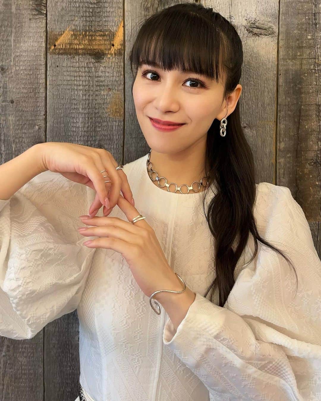 のインスタグラム：「Perfumeオリジナルケースカバーがもらえる テクニクス/パナソニック  完全ワイヤレスイヤホン 「進化する音楽体験。いい音」 キャンペーンが本日からスタート！  スペシャルインタビュームービーの スタイリングを公開🫶✨  【キャンペーン期間】 ◎購入期間：2022/7/1（金）〜9/14（水） ◎応募期間：2022/7/1（金）～9/30（金）16:59まで  #prfm」