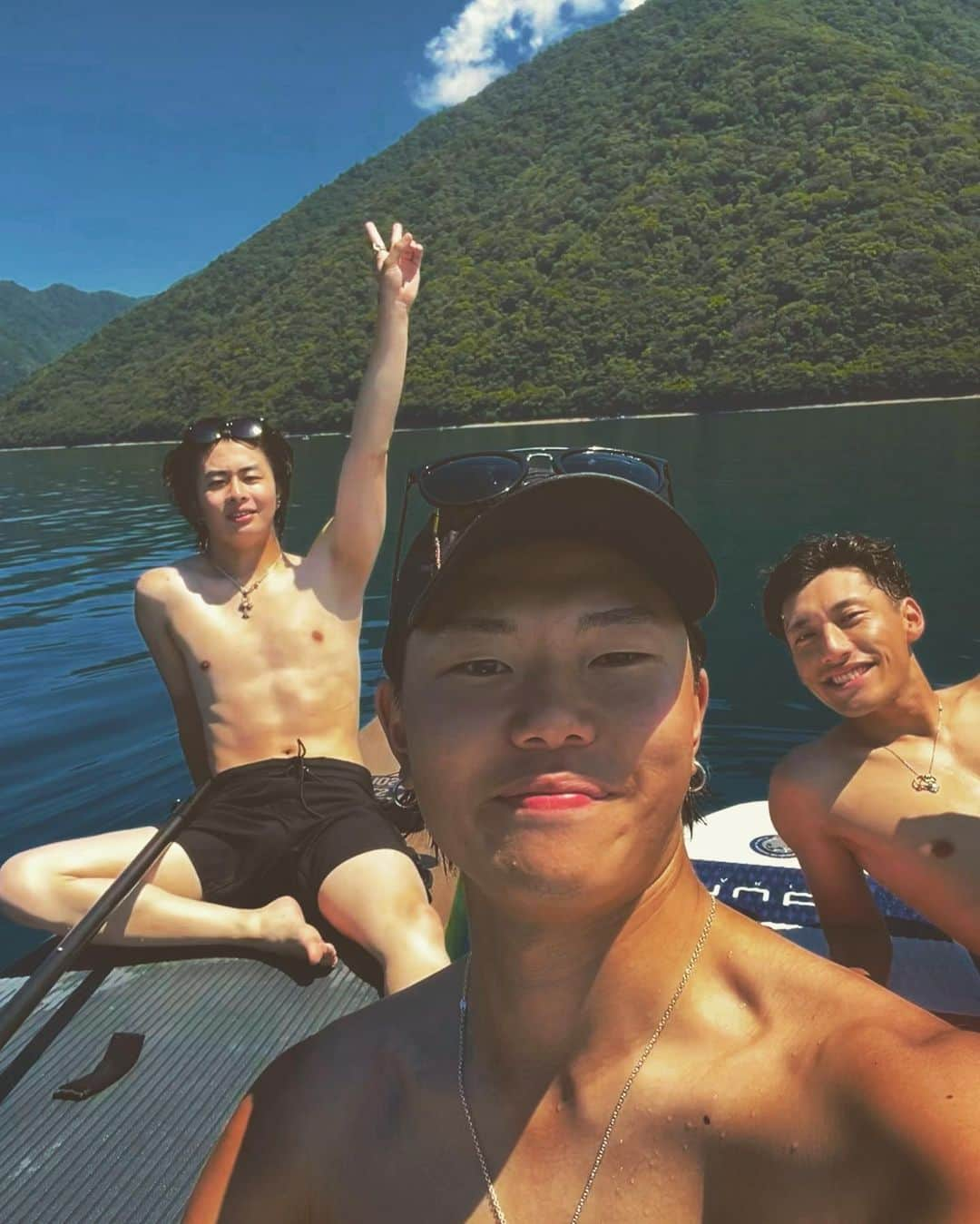 大湯都史樹さんのインスタグラム写真 - (大湯都史樹Instagram)「SUP🚣🏻☀️ 珍しく夏っぽいことしてる🌊  #summervacation #sup」7月1日 14時21分 - toshiki_oyu