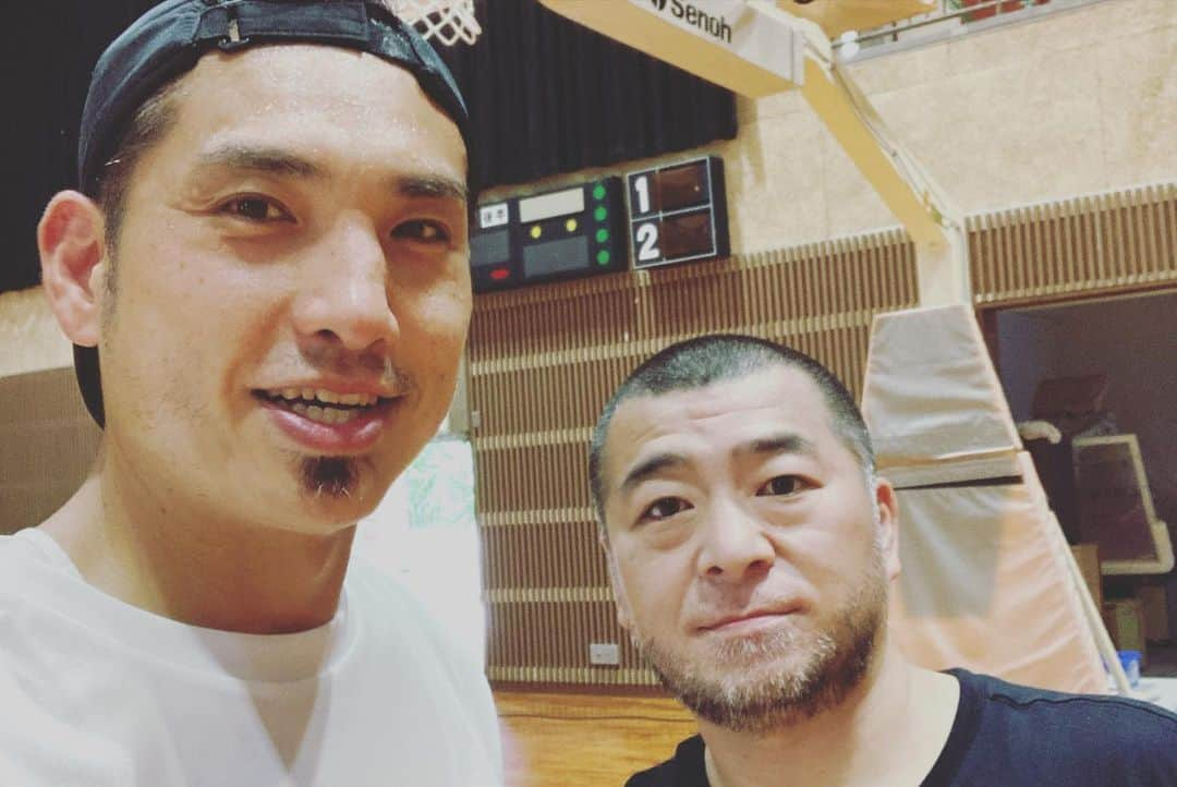 仲西淳さんのインスタグラム写真 - (仲西淳Instagram)「Shoehurry宮古島キャンプ2022  8日間の中で沢山の  #Hardwork #Intensity #Energy  を感じる事が出来た。  何よりもメンバー達が自分と向き合う姿にモチベーションをもらったし、学びが多かった日々🏀  このキャンプで得た事をそれぞれのシーズンの糧になるように🙏🙏🙏  宮古島はとにかく活気があって綺麗で世界に誇れる海がありました！  オフの日におっちゃんズで熱帯魚見てはしゃいでたのはここだけの話🤫🐠  See you next summer Miyako💪  -------------------------------- #Shoehurry #Teamshoehurry #bleague #bリーグ #日本バスケ #宮古島 #Miyakoisland #松本リオン健児  #青木保憲  #寺園脩斗  #ジャワラジョゼフ  #佐藤誠人  #荒川颯 #ディクソンjrタリキ  #荒谷裕秀  #古河ウェスリー  #塚本雄貴  #岡田泰希  #大崎翔太  #久岡幸太郎 #鈴木悠介  #福井航介  #ウィタカケンタ  #植松義也 #相原アレクサンダー学 #渡辺翔太 #桶谷大」7月1日 15時04分 - jwalkballfolife