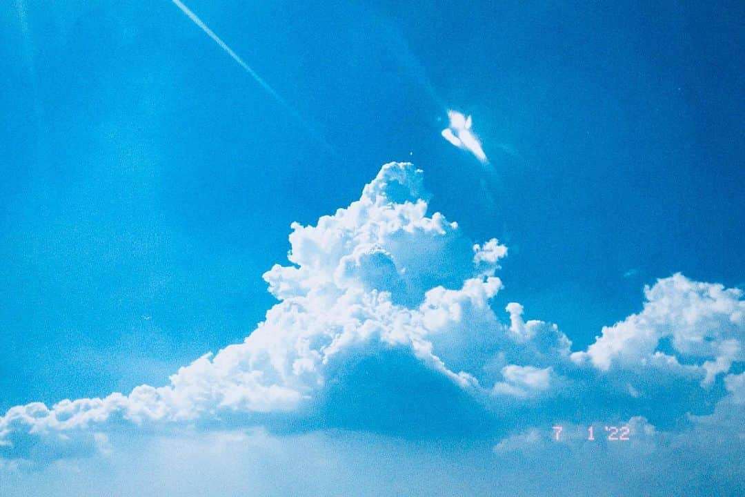 柏木悠さんのインスタグラム写真 - (柏木悠Instagram)「☁️ summer ☁️  #雲#夏#summer#綺麗#最近めっちゃ暑い#家帰ったらすぐアイス食べたくなる」7月1日 17時16分 - haru_kashiwagi_official