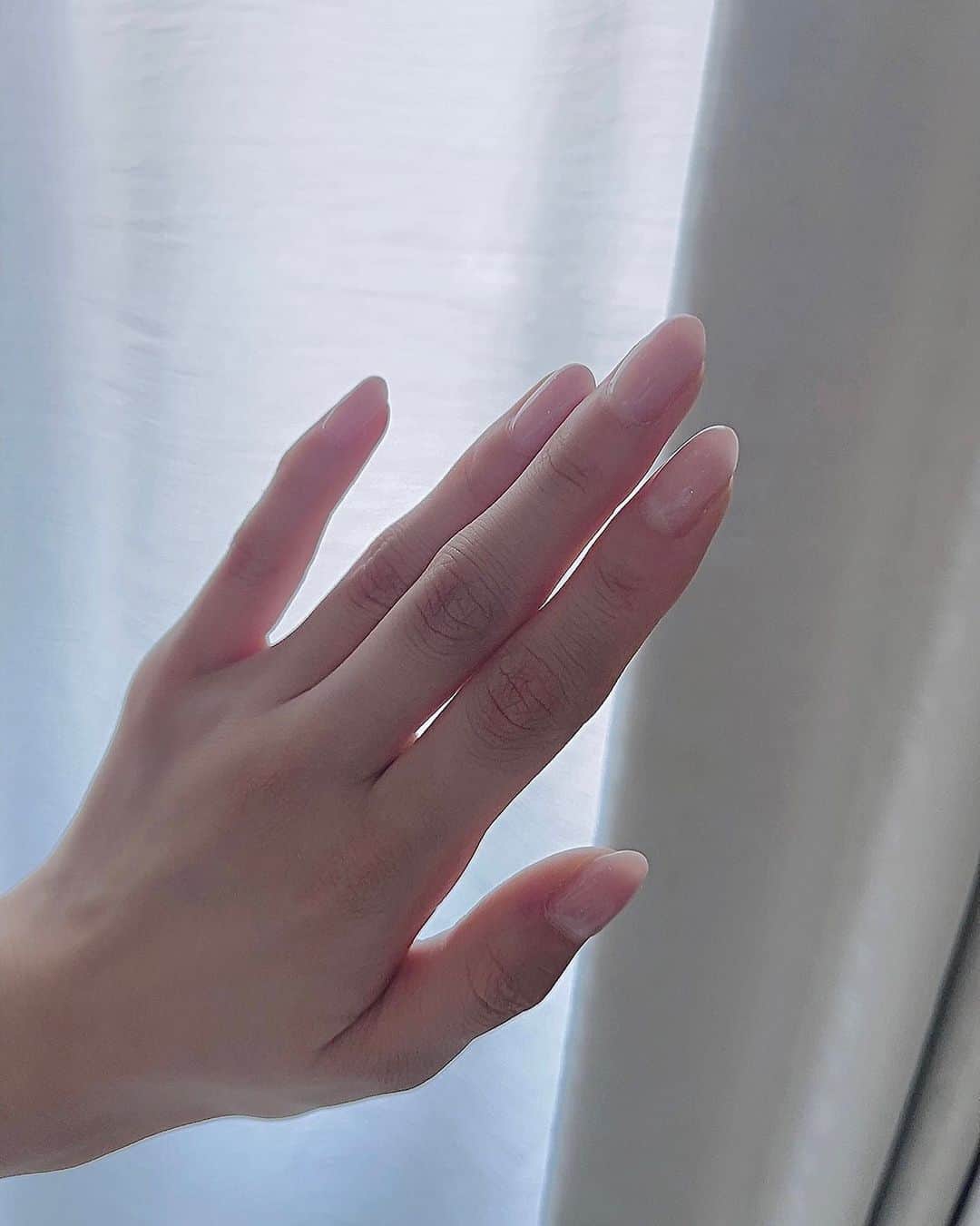 兒玉遥さんのインスタグラム写真 - (兒玉遥Instagram)「ジェルネイル変えてきました💅  バグをすると一日の３割ストレスが解消されるとか何とか聞いたことあるけど、、、 ⁡ 私は爪を整える。にもそれが言えるんじゃないかな？って思っているのです。（あくまで個人的感想🫡） ⁡ 起きた瞬間、寝る前、１日中綺麗な爪見るとキュンとするし それは、相手からどう思われるか？というより完全なる自己満。 ⁡ 自己満美容万歳🙌」7月1日 17時41分 - haruka_kodama919