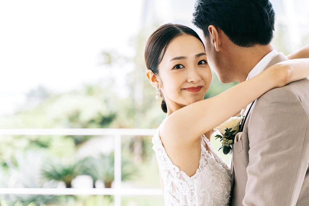 明星あゆみのインスタグラム：「. 結婚式のデータが やっと届いたので ちょこちょこあげていこうかな . . . #明星あゆみ #ギノザリゾート #美らの教会 #結婚式」
